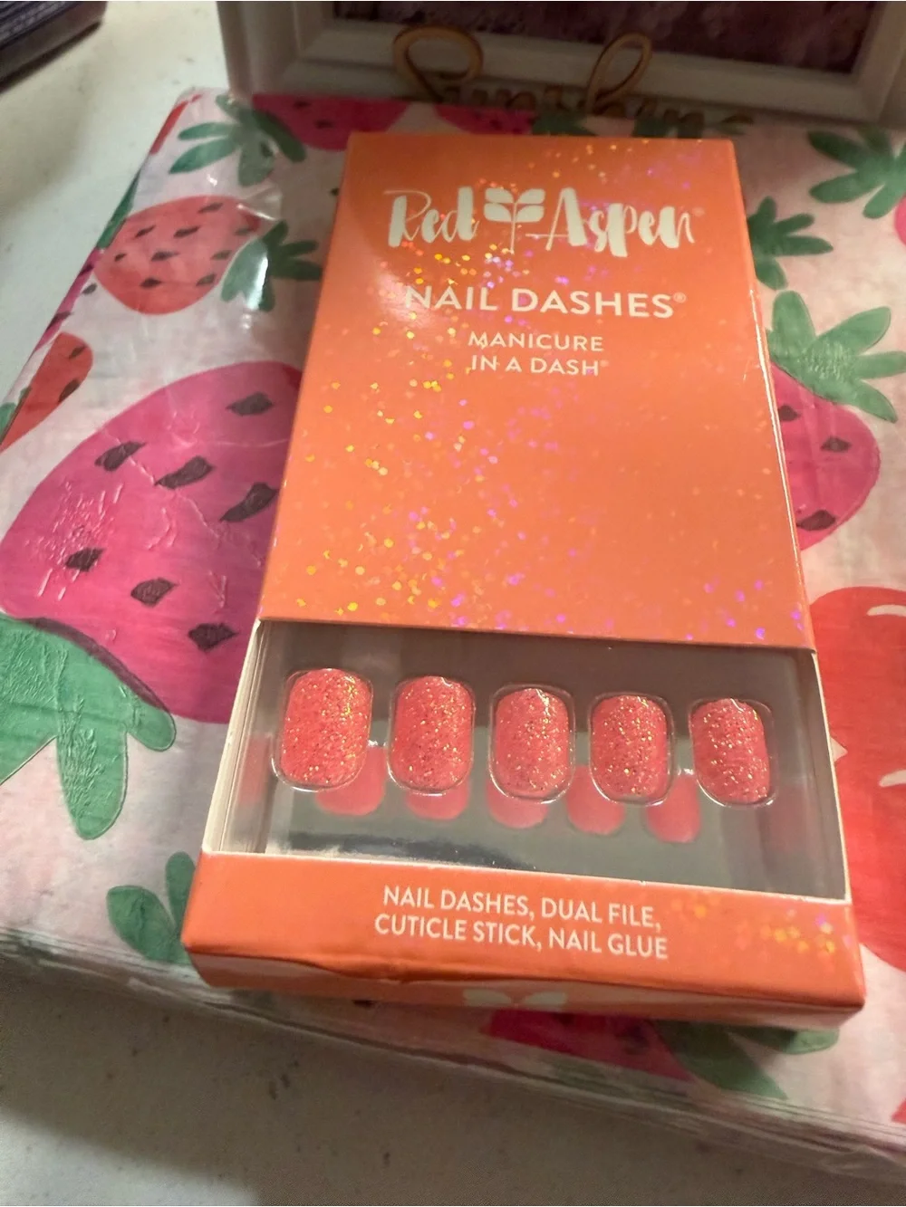 🌸Red Aspen Coral Glitter Nail Dashes - Press-On Manicure